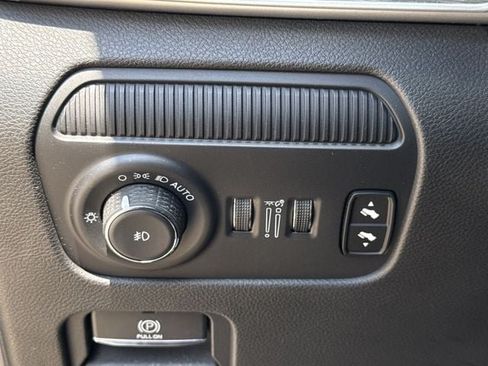 Used 2024 Jeep Wagoneer Series III AWD/4WD image 22