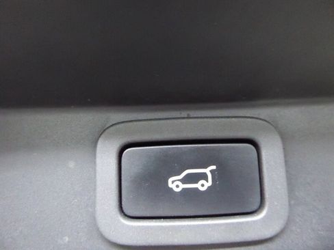 Used 2014 Land Rover Range Rover Sport HSE image 35