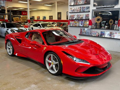 Used 2021 Ferrari F8 Tributo RWD image 30