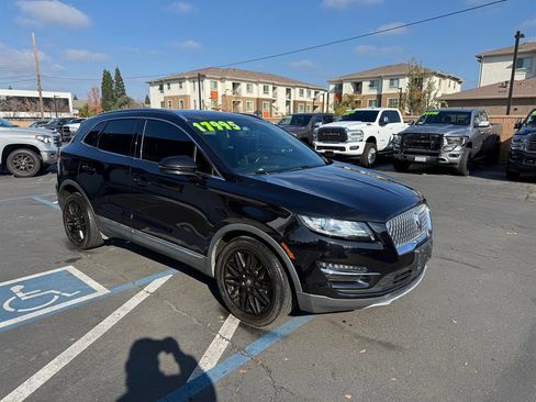 Used 2019 Lincoln MKC Select w/ Select Plus Package image 3