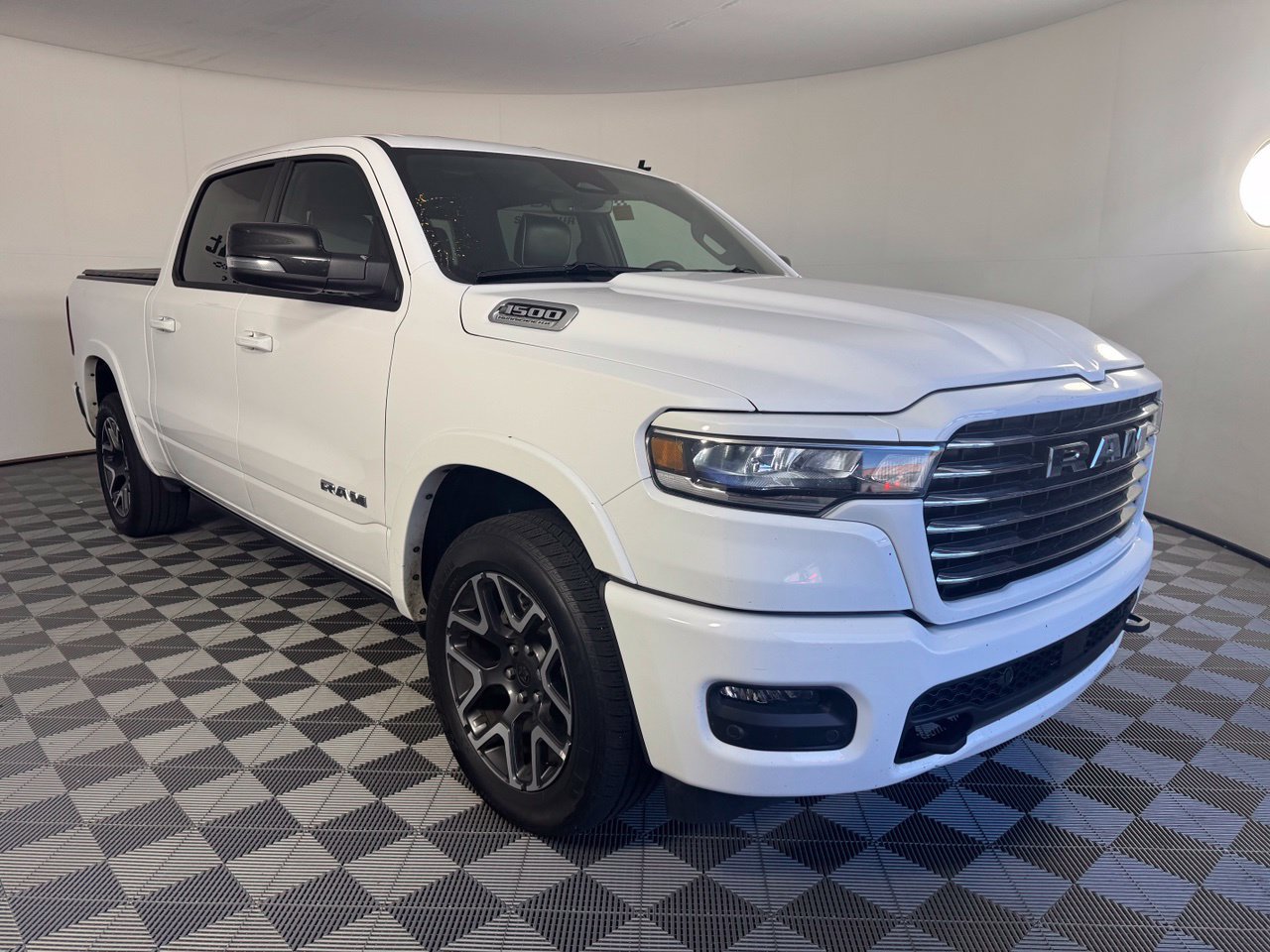 Used 2026 RAM 1500 Laramie AWD/4WD image 6