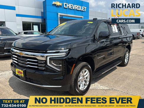 Used 2026 Chevrolet Suburban LT AWD/4WD image 1