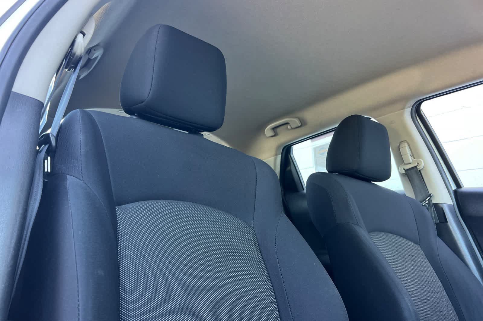 Used 2013 Nissan Juke S FWD image 29