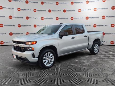 Used 2022 Chevrolet Silverado 1500 Custom image 1