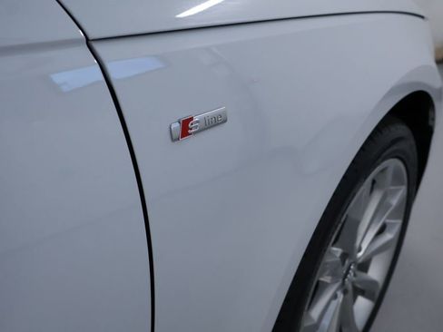 Used 2019 Audi A4 2.0T Premium w/ Convenience Package image 11