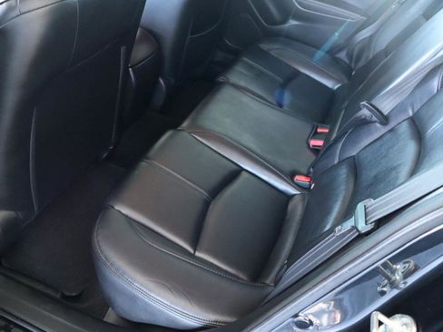 Used 2018 MAZDA MAZDA3 Touring w/ Appearance Package image 30