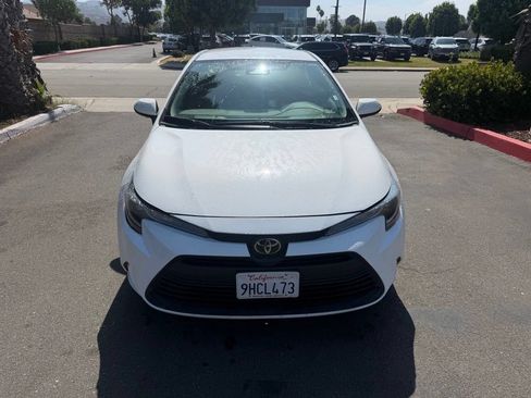 Used 2023 Toyota Corolla LE FWD image 3