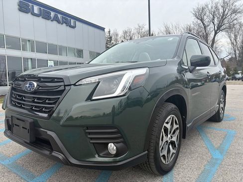 Used 2023 Subaru Forester Premium image 1