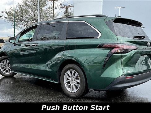 Used 2024 Toyota Sienna XLE w/ XLE Plus Package image 3