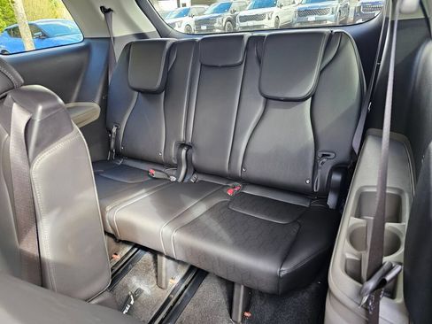 New 2026 Kia Carnival FWD image 24