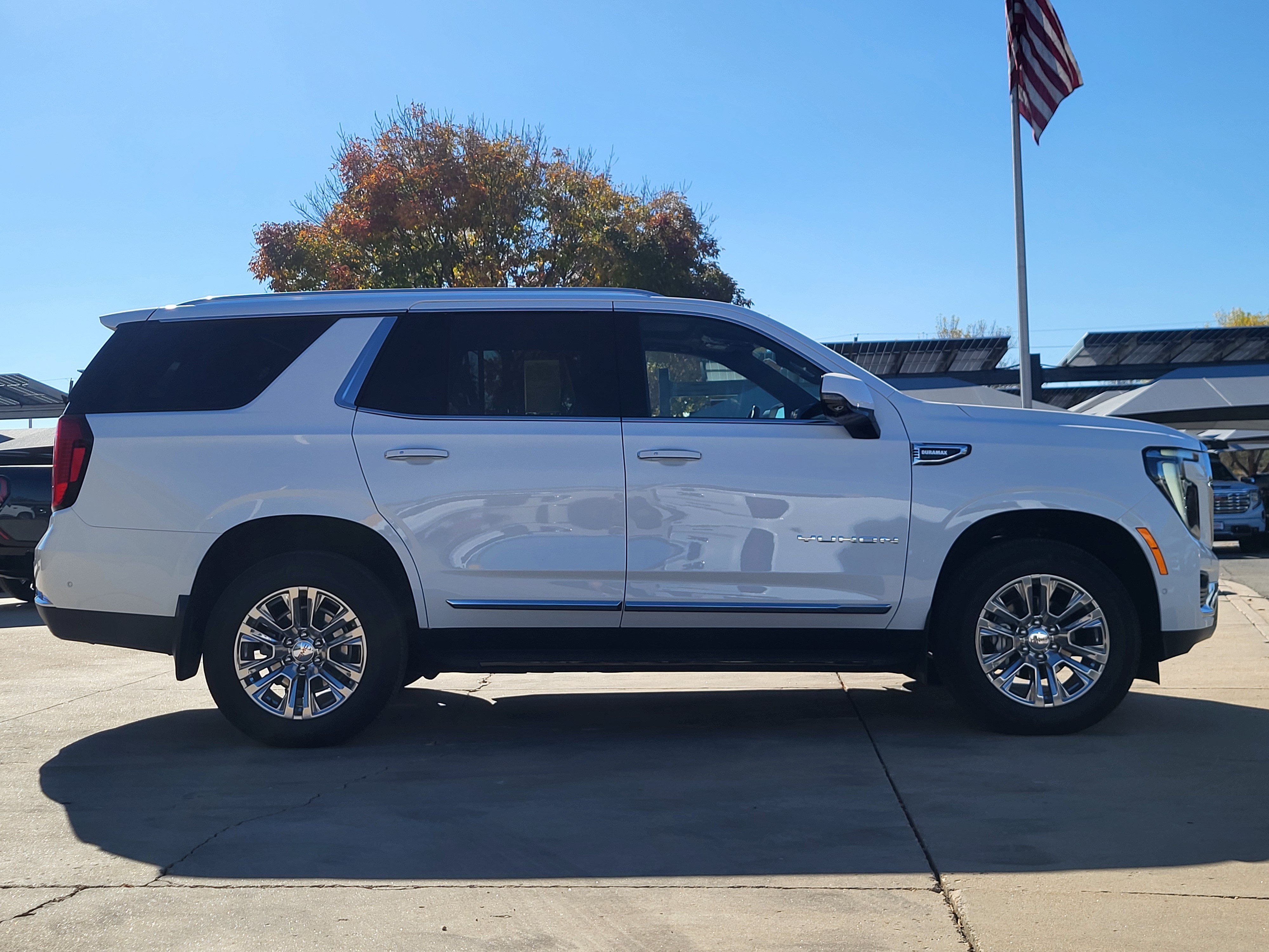 Used 2026 GMC Yukon Elevation w/ Elevation Premium Package AWD/4WD image 6