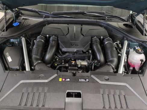 Used 2024 Genesis GV70 3.5T Sport image 8