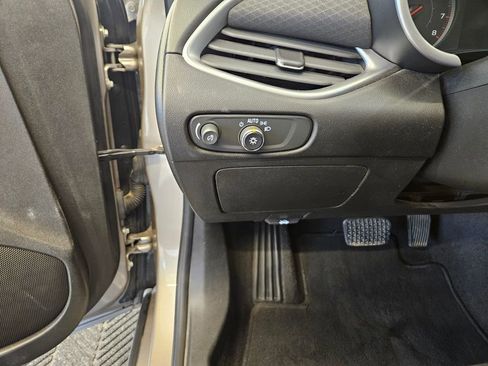 Used 2022 Chevrolet Malibu RS FWD image 16