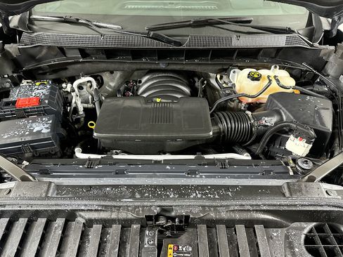 Used 2022 Chevrolet Silverado 1500 High Country w/ Technology Package image 31