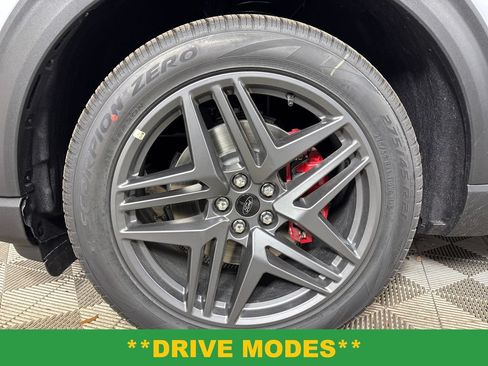 New 2026 Ford Explorer ST-Line w/ ST-Line Street Pack RWD image 12