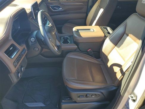 Used 2023 Chevrolet Tahoe High Country w/ LPO, Illumination Package image 5