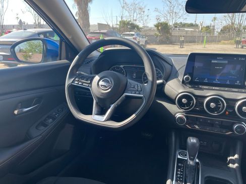 Used 2025 Nissan Sentra SV image 32
