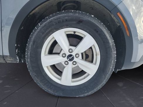 Used 2022 Kia Sorento LX FWD image 9