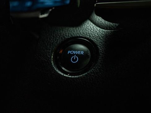 Used 2025 Toyota Camry XSE FWD image 18