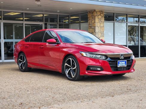 Used 2019 Honda Accord Sport image 3