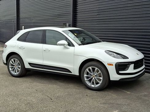New 2026 Porsche Macan AWD/4WD image 9