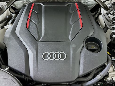 Used 2023 Audi SQ5 Prestige w/ Prestige Package image 31