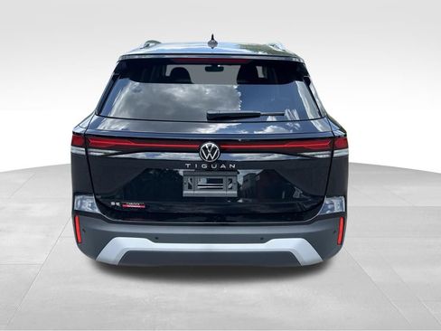 New 2026 Volkswagen Tiguan SE FWD image 6