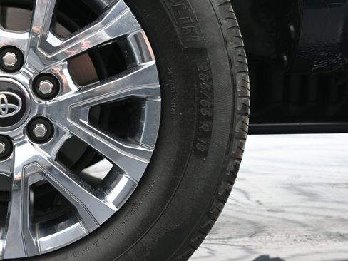 Used 2024 Toyota Tacoma Limited w/ Limited Package (LT) AWD/4WD image 42