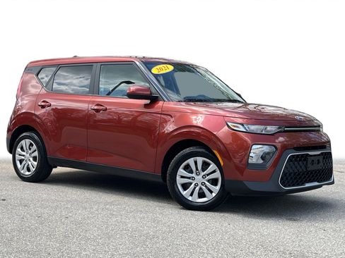 Used 2021 Kia Soul LX image 2