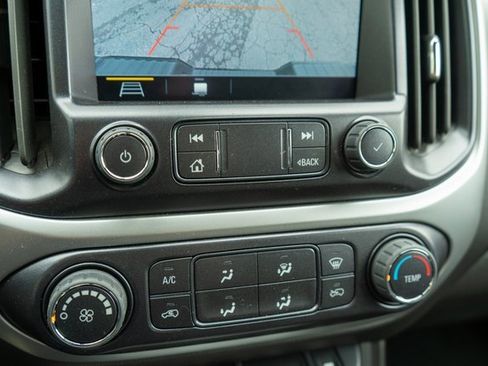 Used 2022 Chevrolet Colorado LT image 25