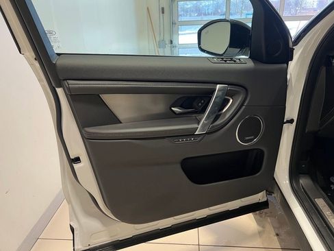 New 2025 Land Rover Discovery Sport Dynamic SE image 25