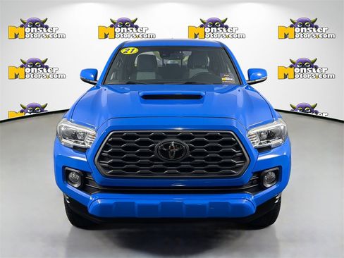 Used 2021 Toyota Tacoma TRD Sport image 2