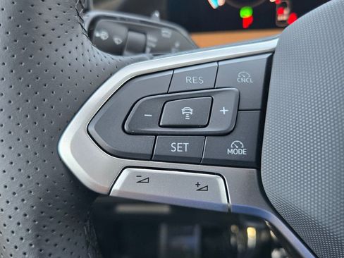 New 2026 Volkswagen Tiguan SEL R-Line AWD/4WD image 12