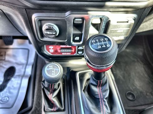 Used 2023 Jeep Wrangler Rubicon w/ Steel Bumper Group image 31