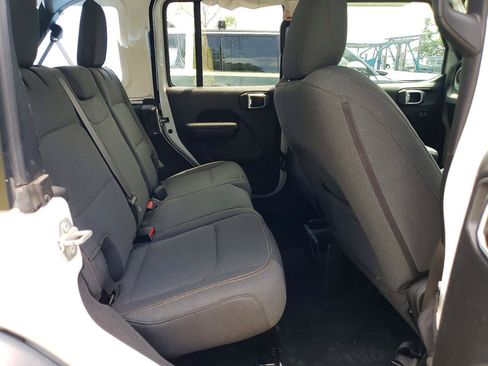 Used 2024 Jeep Wrangler Unlimited Sport AWD/4WD image 9