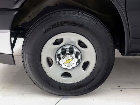 Used 2025 Chevrolet Express 3500 LT w/ LT Preferred Equipment Group RWD image 26