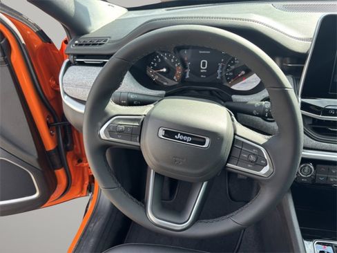 New 2026 Jeep Compass Latitude image 14