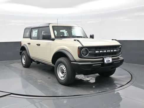 New 2025 Ford Bronco 4-Door image 15