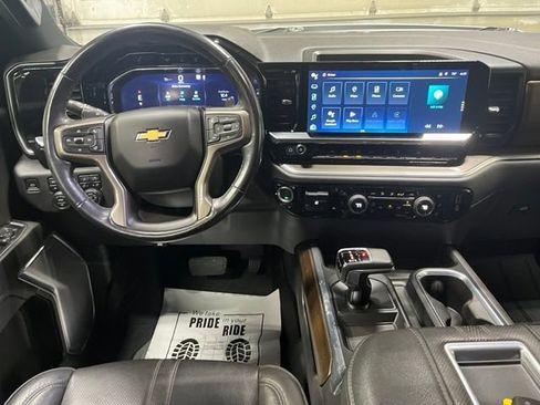 Used 2022 Chevrolet Silverado 1500 High Country w/ High Country Premium Package AWD/4WD image 18