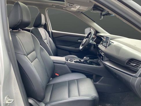 Used 2023 Nissan Rogue SV w/ SV Premium B Package image 29