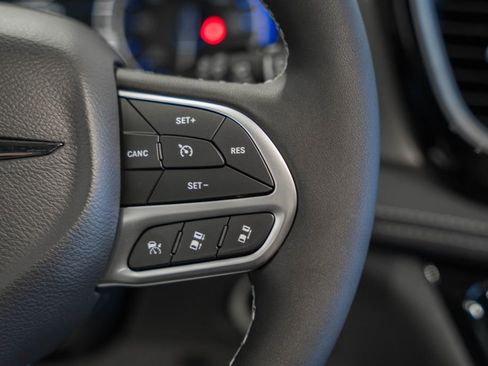 New 2026 Chrysler Pacifica Select image 18