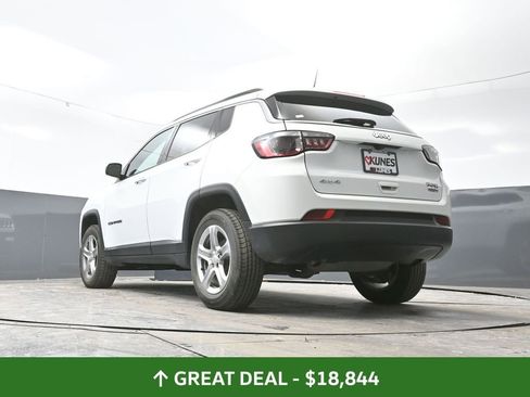 Used 2024 Jeep Compass Latitude image 57