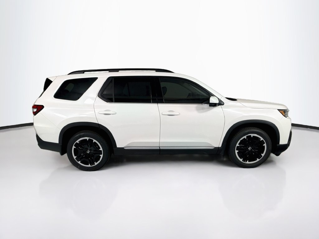 New 2026 Honda Pilot Touring image 4