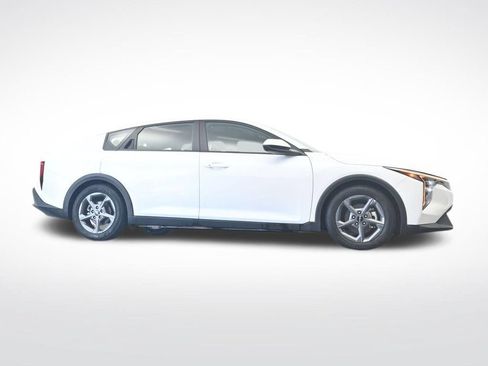 Used 2025 Kia K4 FWD image 32