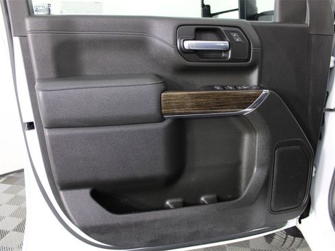 Used 2023 GMC Sierra 3500 SLE w/ SLE Convenience Package image 16