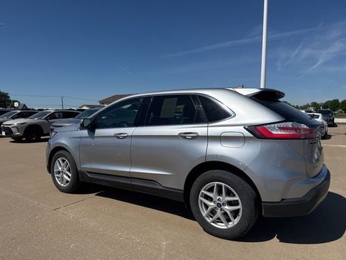Used 2022 Ford Edge SEL w/ Convenience Package AWD/4WD image 4