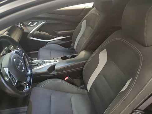 Used 2017 Chevrolet Camaro LT RWD image 11