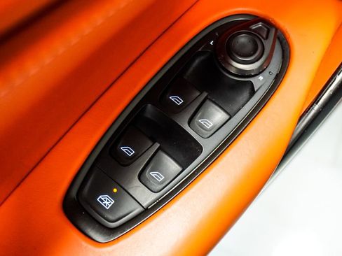 Used 2021 Aston Martin DBX AWD/4WD image 22