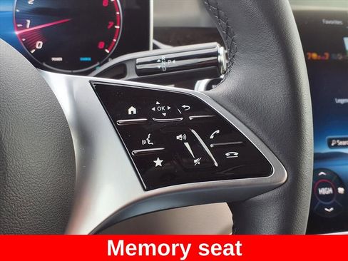 Used 2024 Mercedes-Benz GLC 300 4MATIC image 15