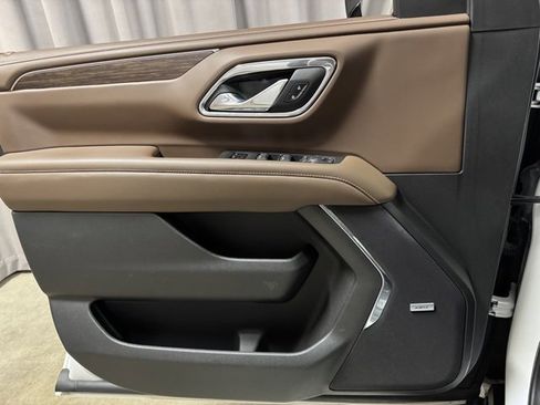 Used 2023 Chevrolet Suburban High Country w/ Advanced Technology Package image 14